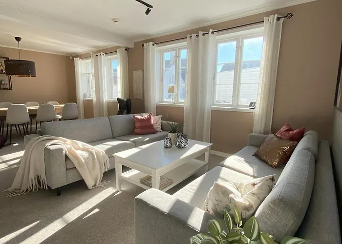 Villa Family-friendly House In Old Town With 13 Beds *