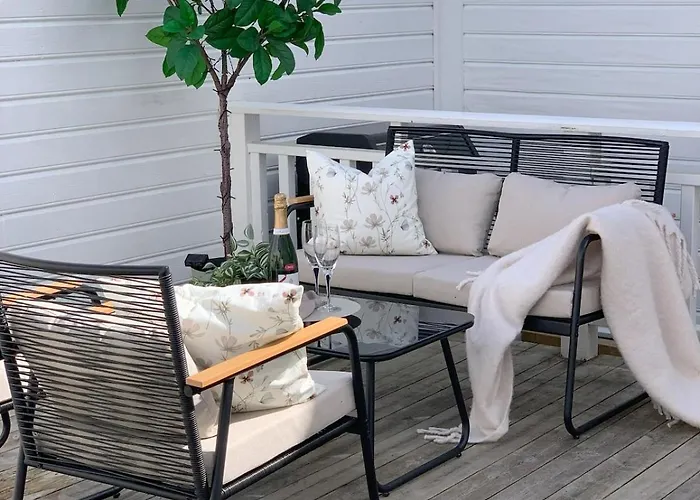 Family-friendly House In Old Town With 13 Beds Villa Mandal