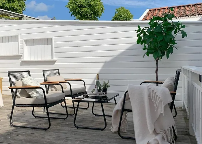 Villa Family-friendly House In Old Town With 13 Beds Mandal