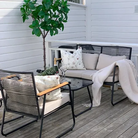 Family-friendly House In Old Town With 13 Beds Villa Mandal