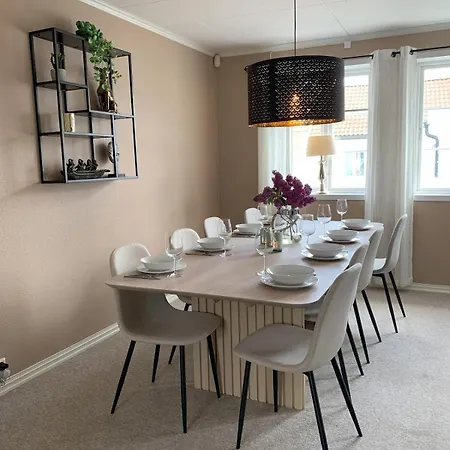 Family-friendly House In Old Town With 13 Beds Villa