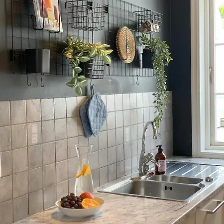 Family-friendly House In Old Town With 13 Beds Mandal